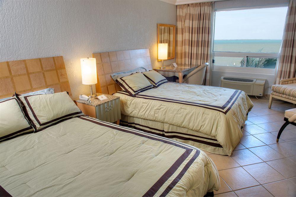 Ramada By Wyndham Princess Белиз Сити Стая снимка