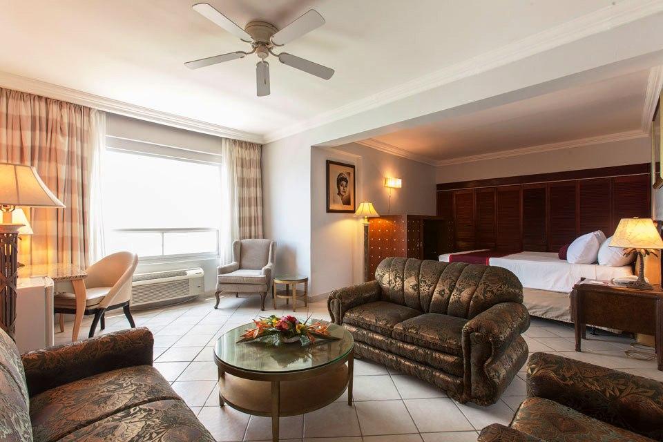 Ramada By Wyndham Princess Белиз Сити Екстериор снимка