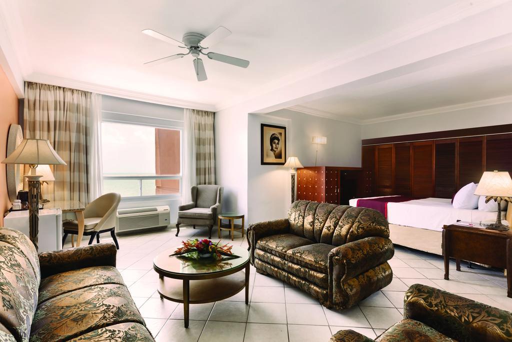 Ramada By Wyndham Princess Белиз Сити Екстериор снимка