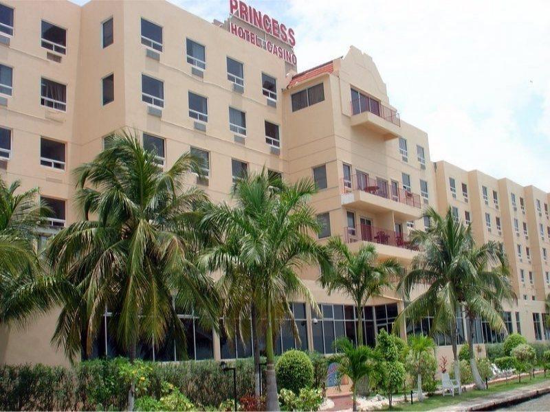 Ramada By Wyndham Princess Белиз Сити Екстериор снимка